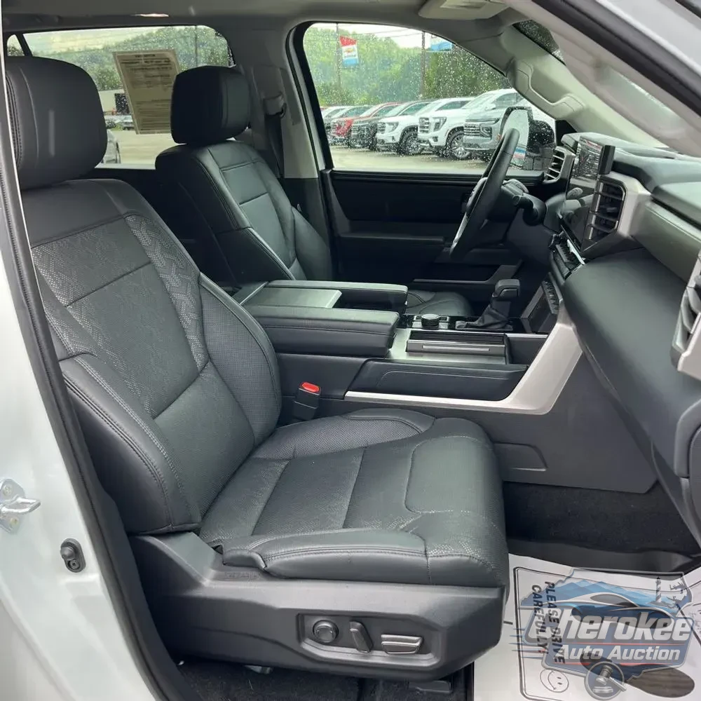 2024 Toyota Sequoia SR5