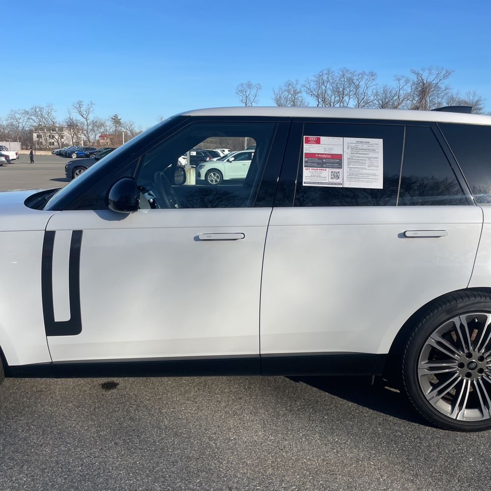 2024 Land Rover Range Rover P530 SE