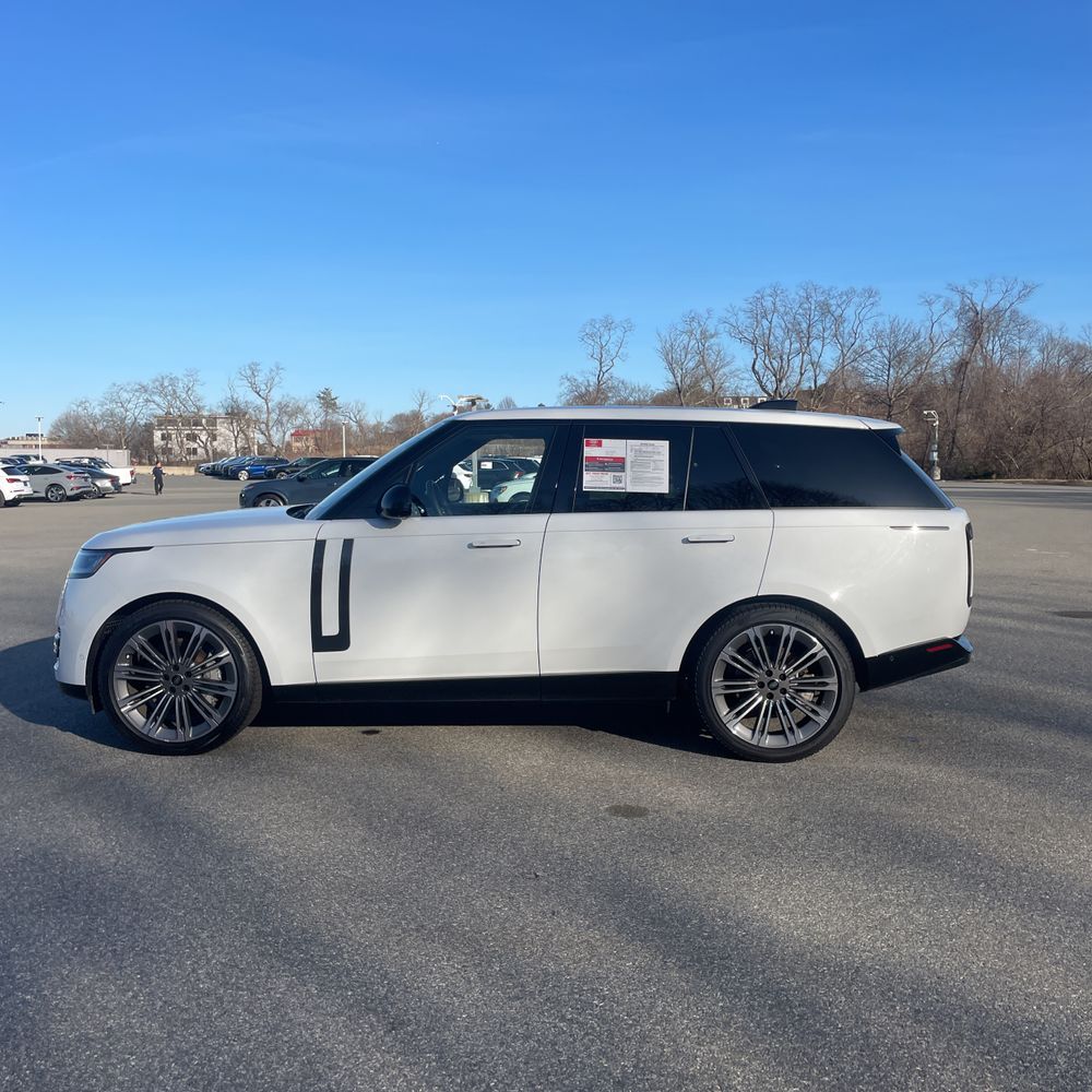 2024 Land Rover Range Rover P530 SE