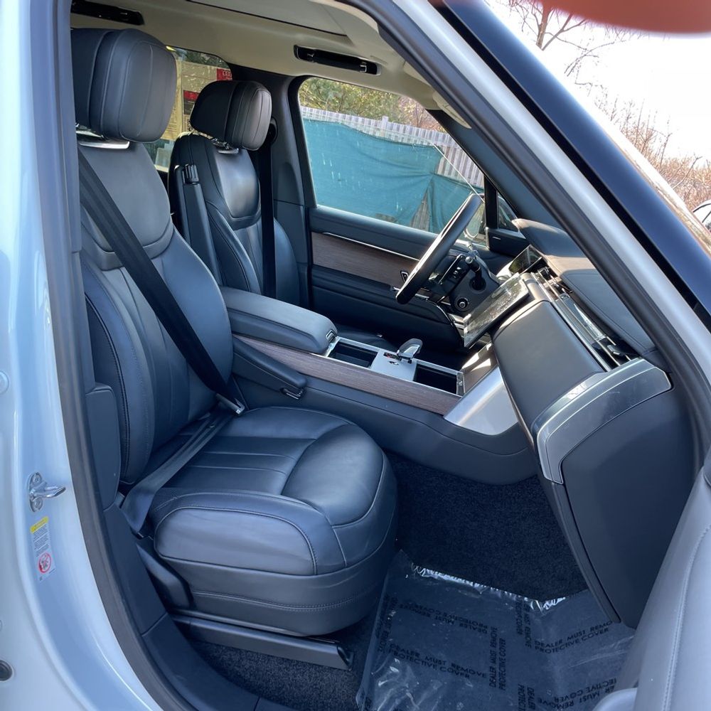 2024 Land Rover Range Rover P530 SE