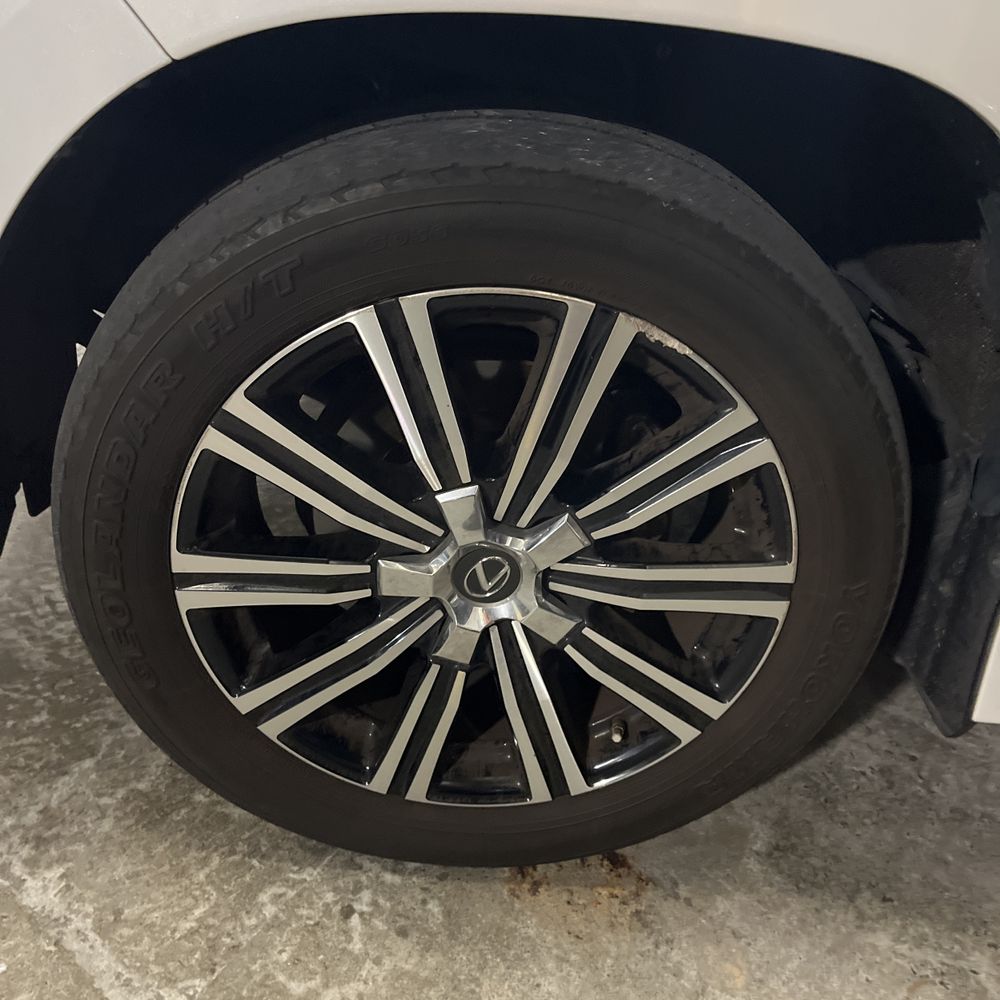 2020 Lexus LX 570 Three-Row