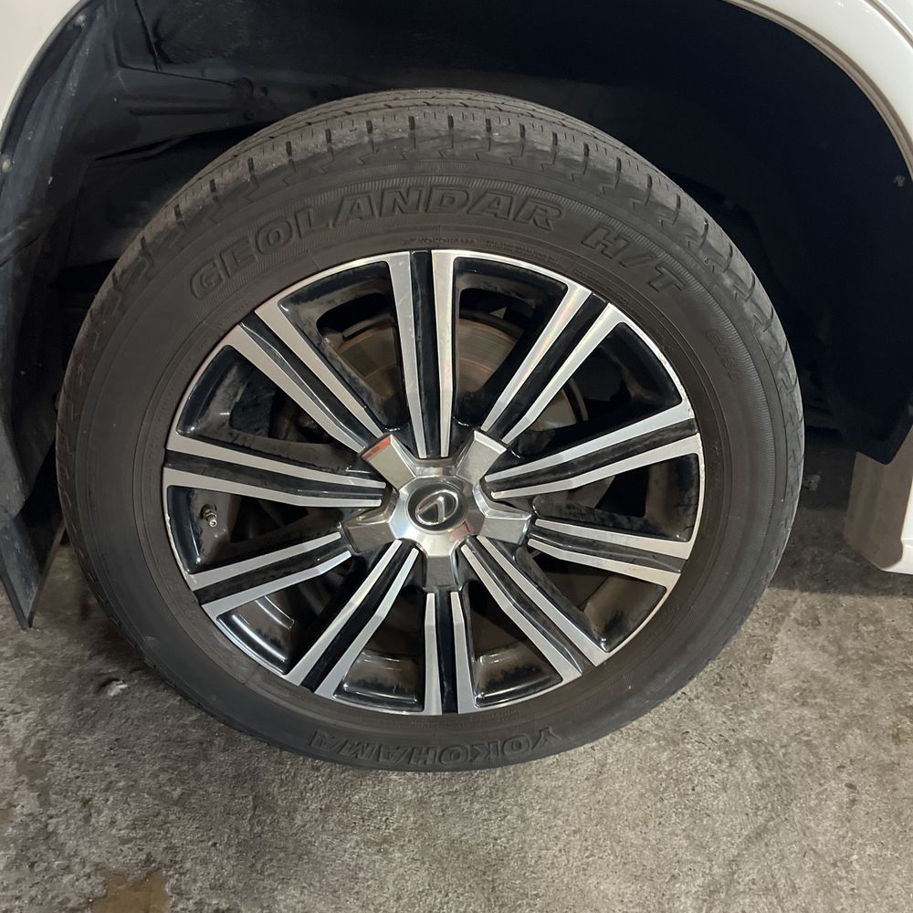 2020 Lexus LX 570 Three-Row