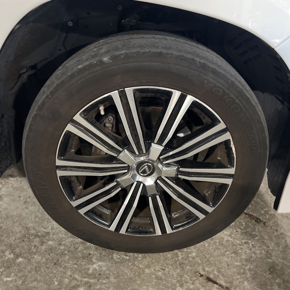 2020 Lexus LX 570 Three-Row