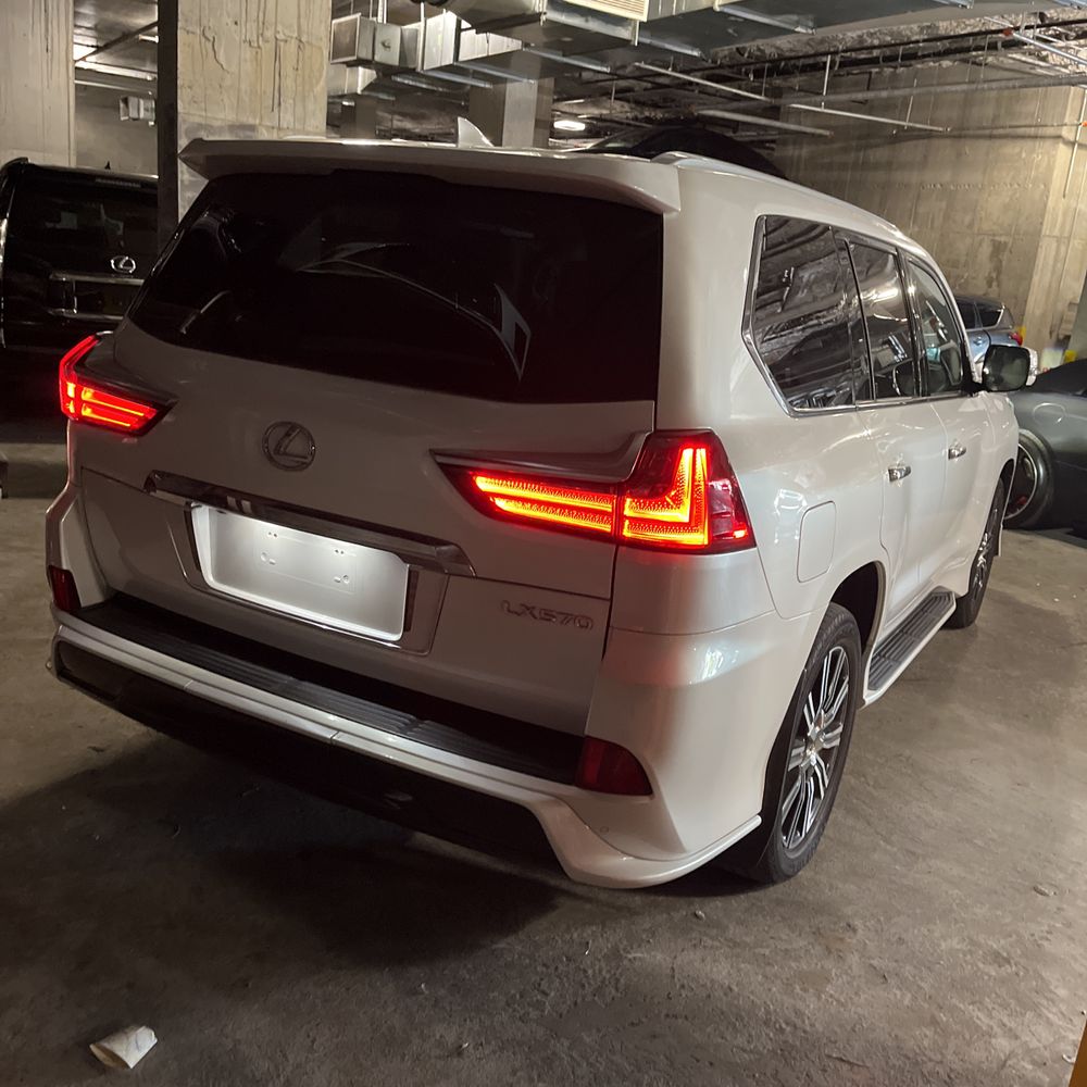 2020 Lexus LX 570 Three-Row
