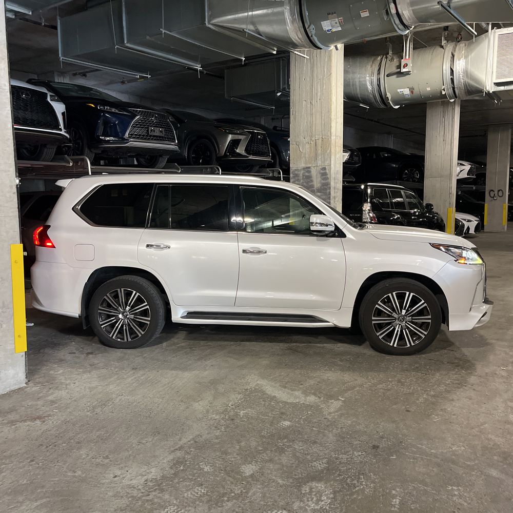 2020 Lexus LX 570 Three-Row