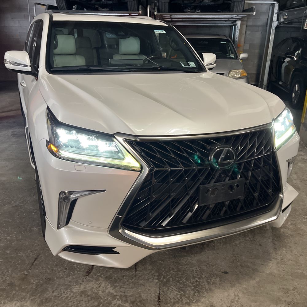 2020 Lexus LX 570 Three-Row