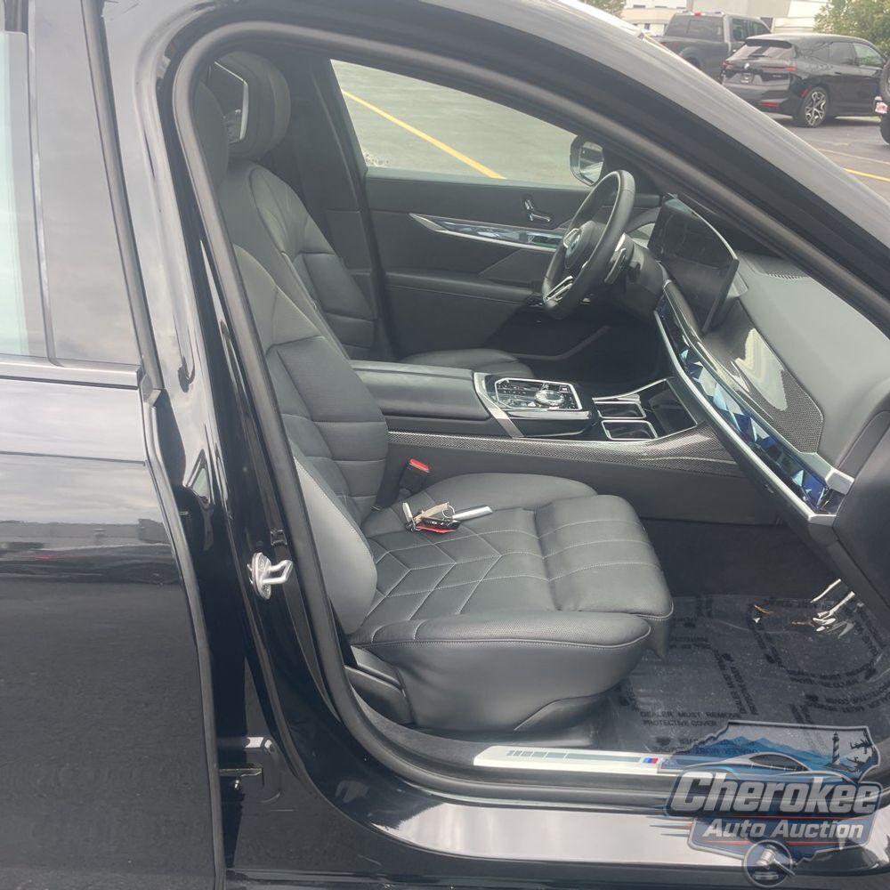 2024 BMW 7-Series 750e xDrive