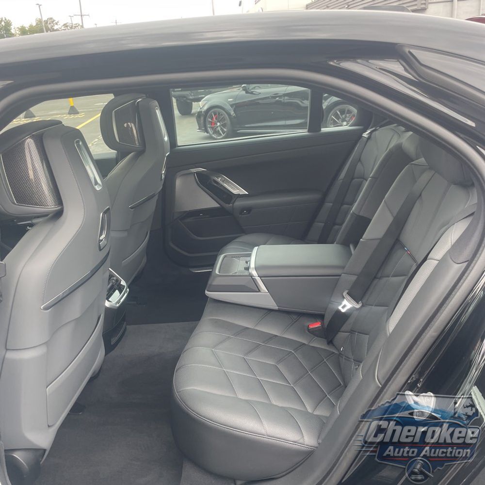 2024 BMW 7-Series 750e xDrive