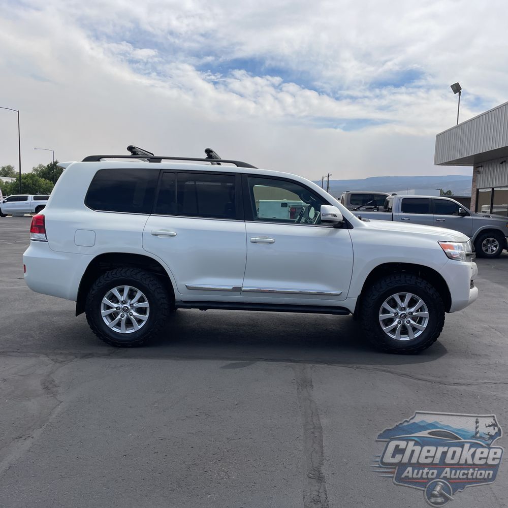 2019 Toyota Land Cruiser Base