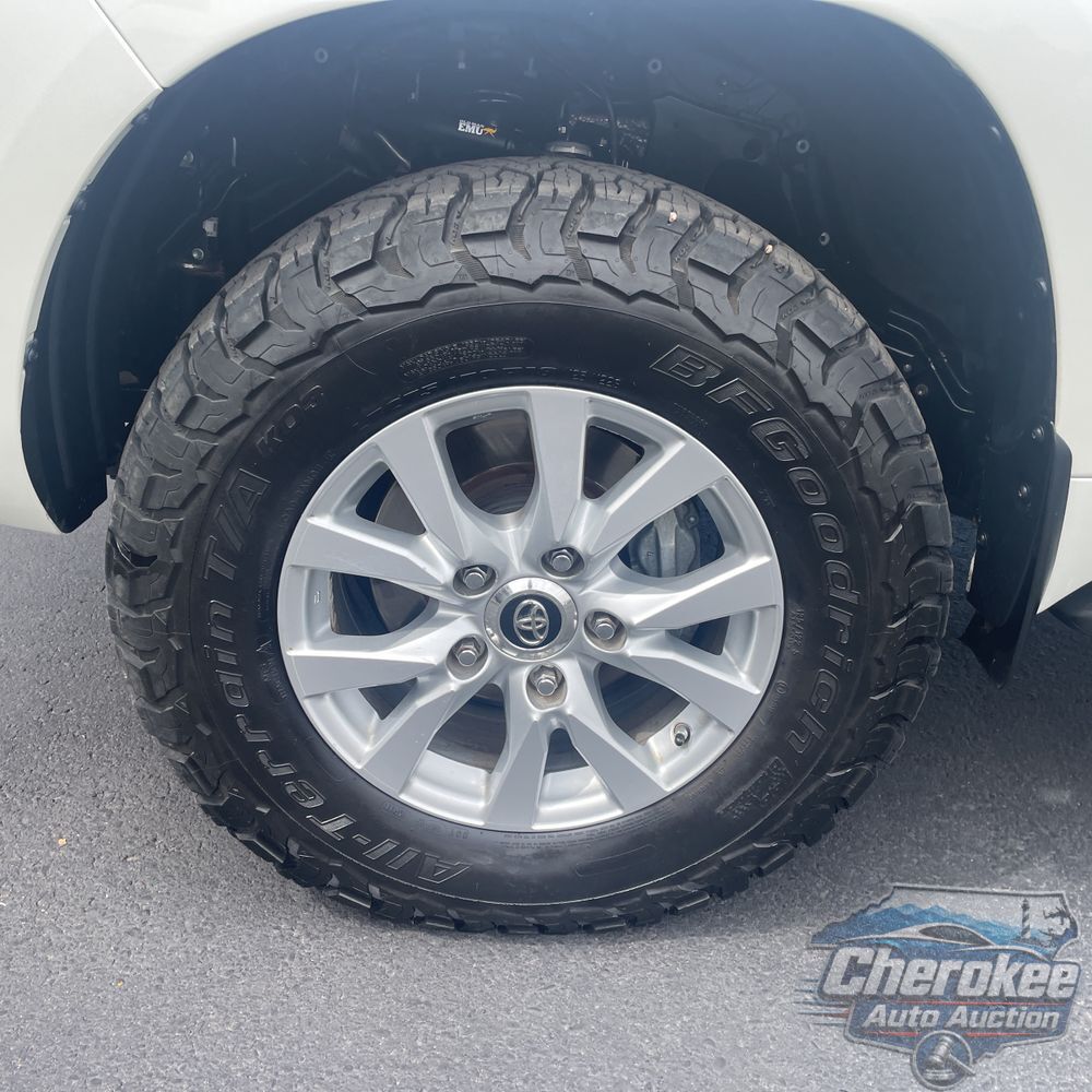 2019 Toyota Land Cruiser Base
