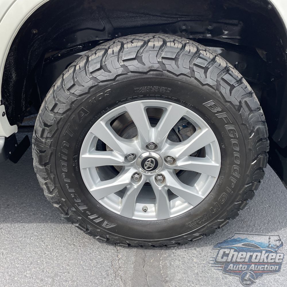 2019 Toyota Land Cruiser Base