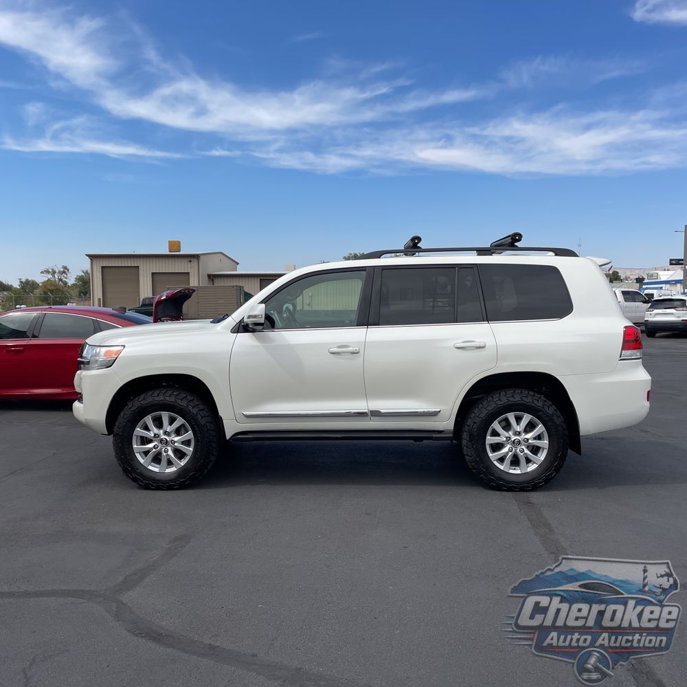 2019 Toyota Land Cruiser Base