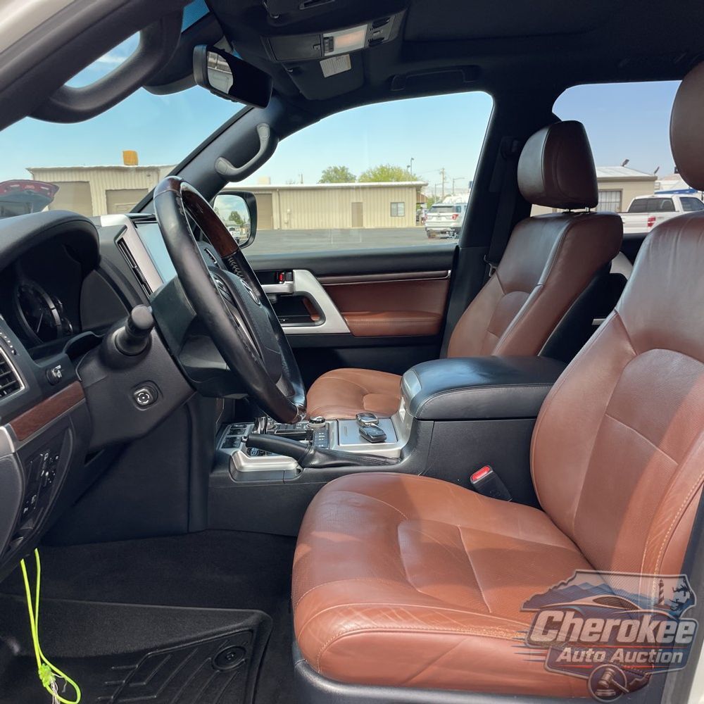 2019 Toyota Land Cruiser Base