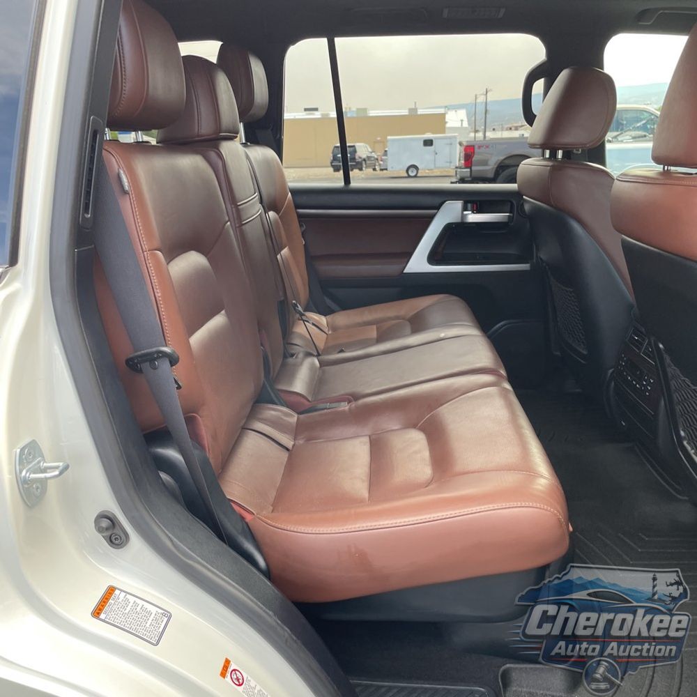 2019 Toyota Land Cruiser Base