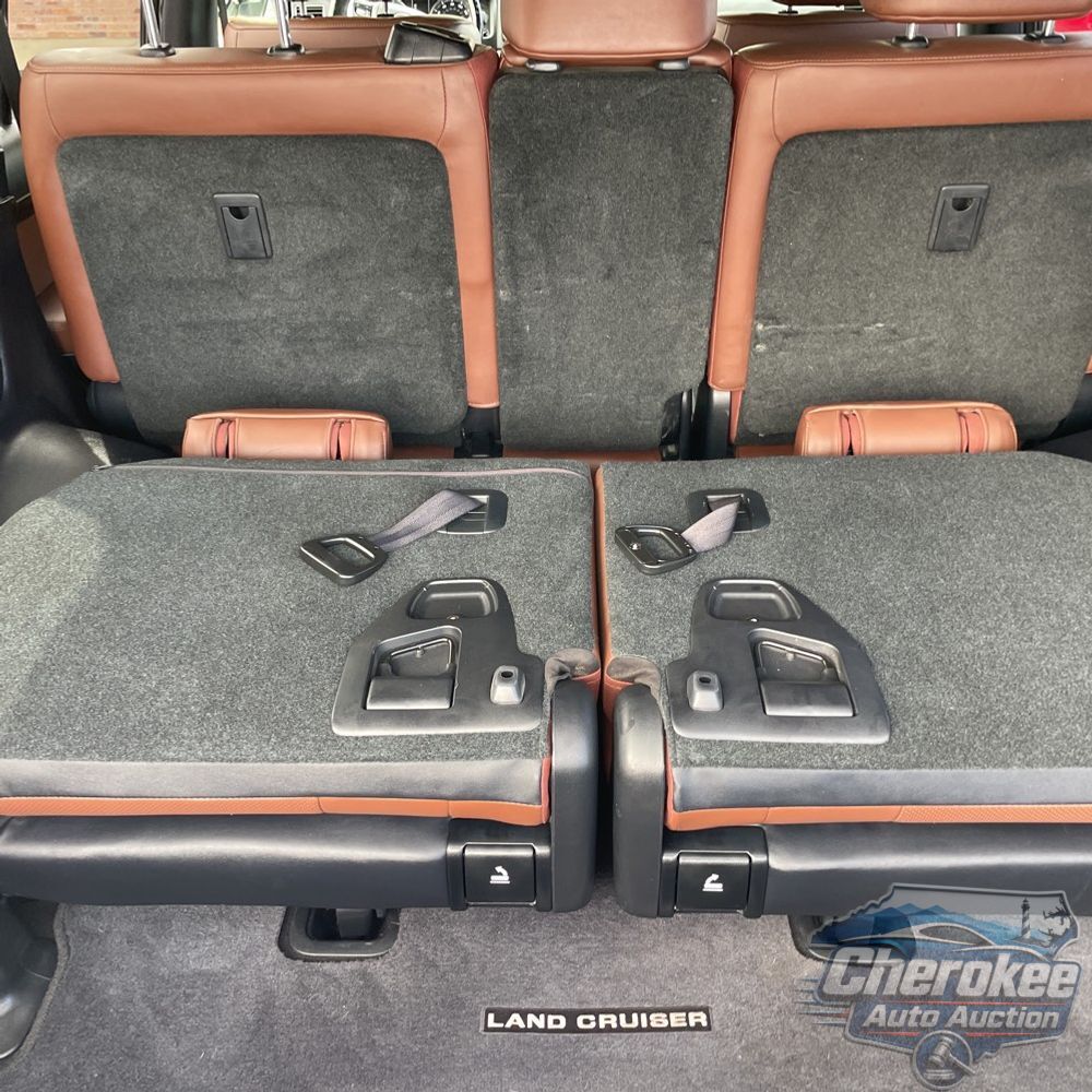 2019 Toyota Land Cruiser Base