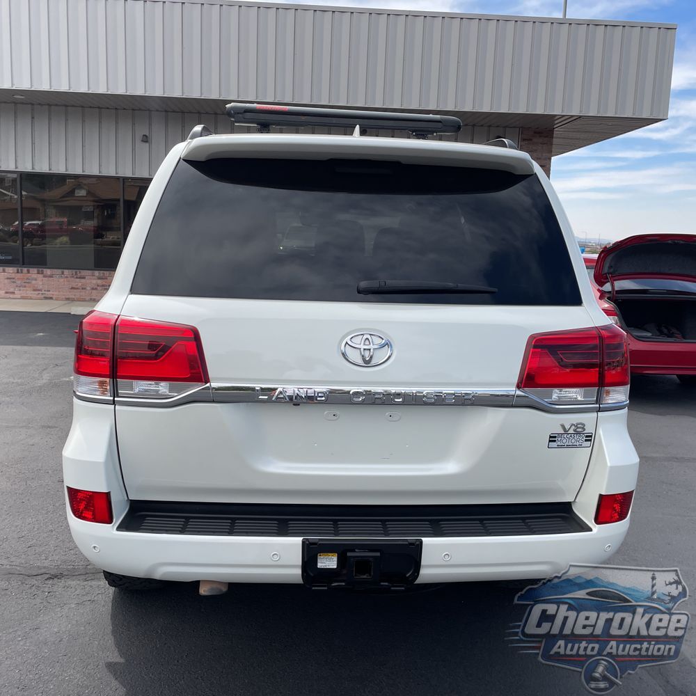 2019 Toyota Land Cruiser Base