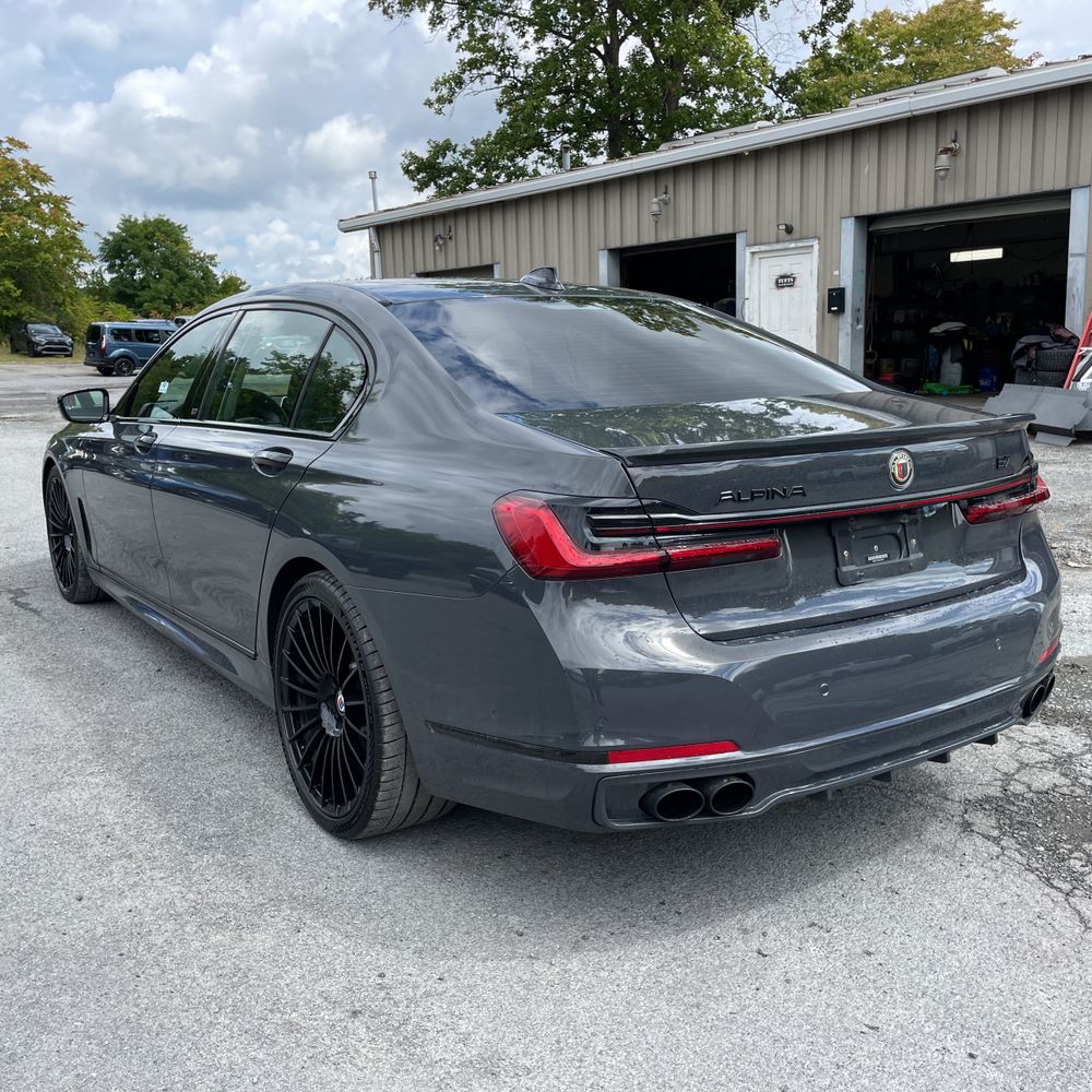 2022 BMW 7 Series ALPINA B7 xDrive