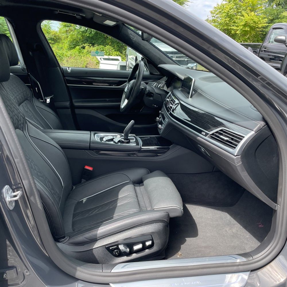 2022 BMW 7 Series ALPINA B7 xDrive