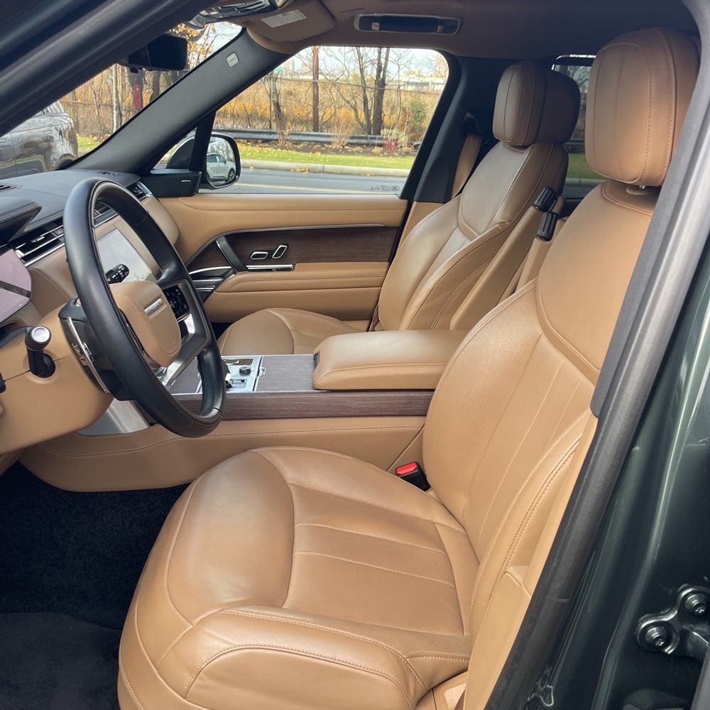 2023 Land Rover Range Rover P530 SE LWB