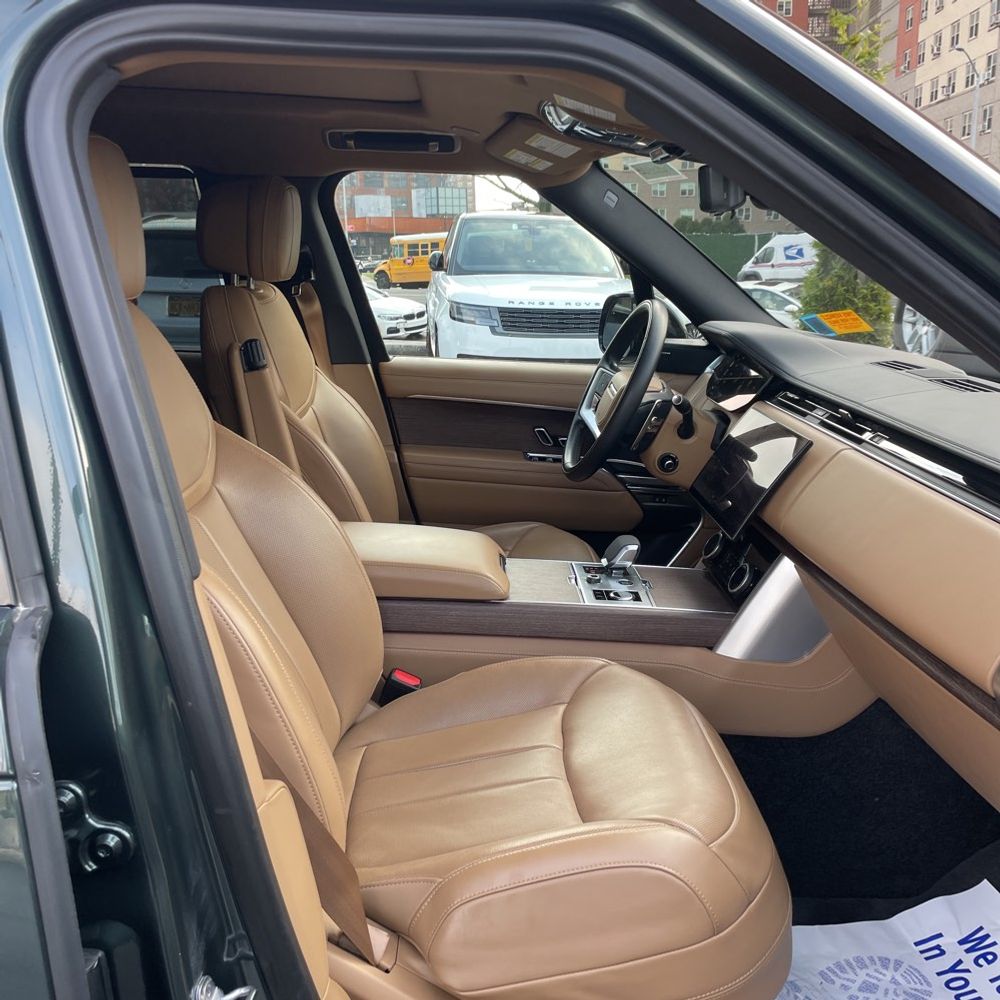 2023 Land Rover Range Rover P530 SE LWB