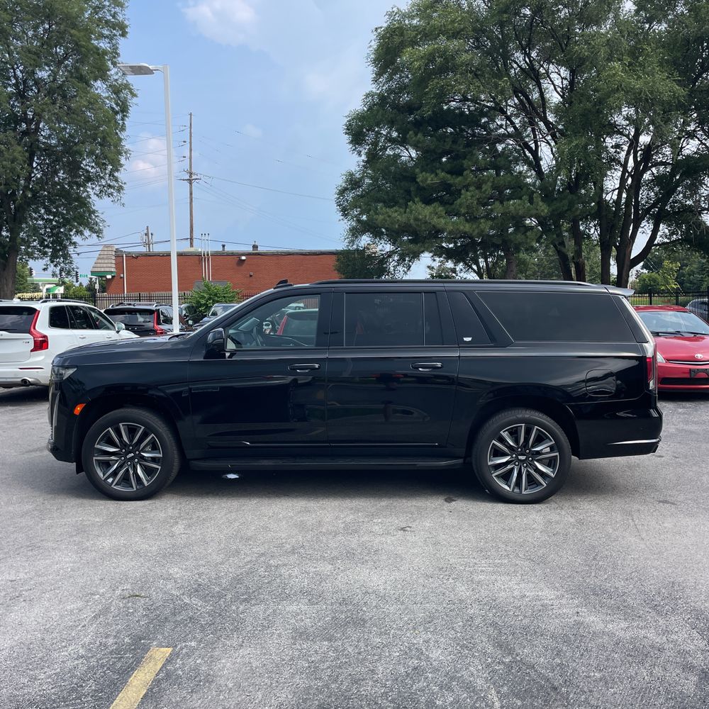 2024 Cadillac Escalade ESV Sport