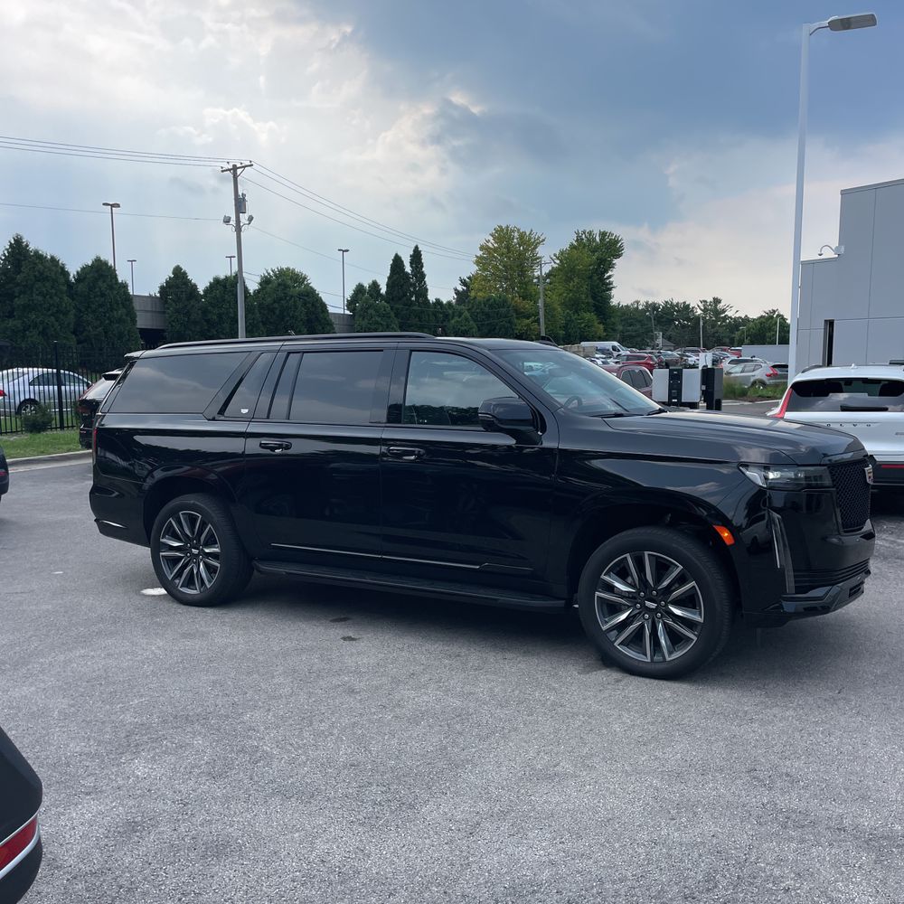 2024 Cadillac Escalade ESV Sport