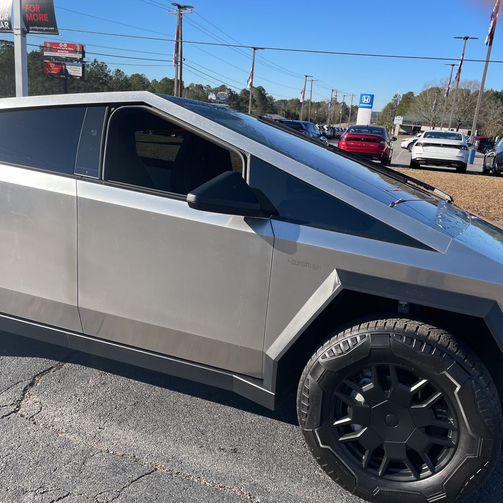2024 Tesla Cybertruck Base