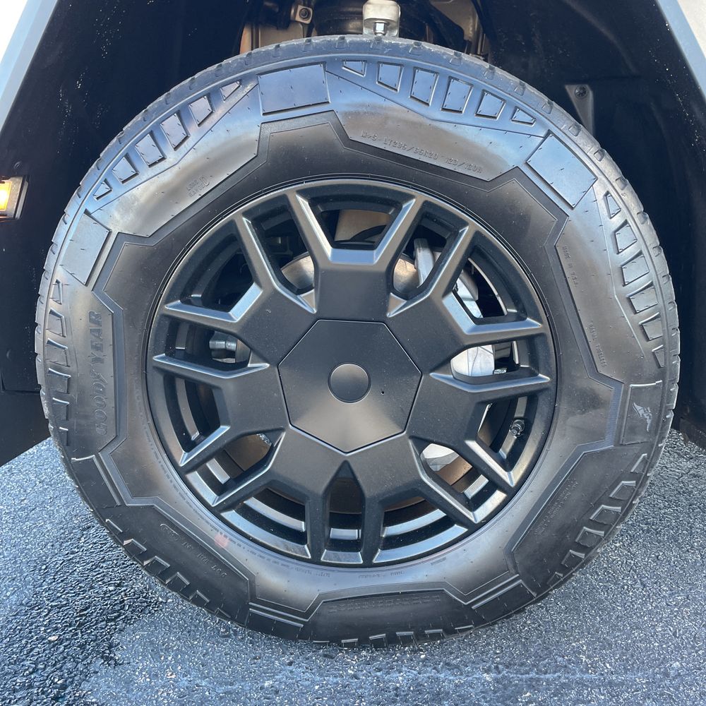 2024 Tesla Cybertruck Base