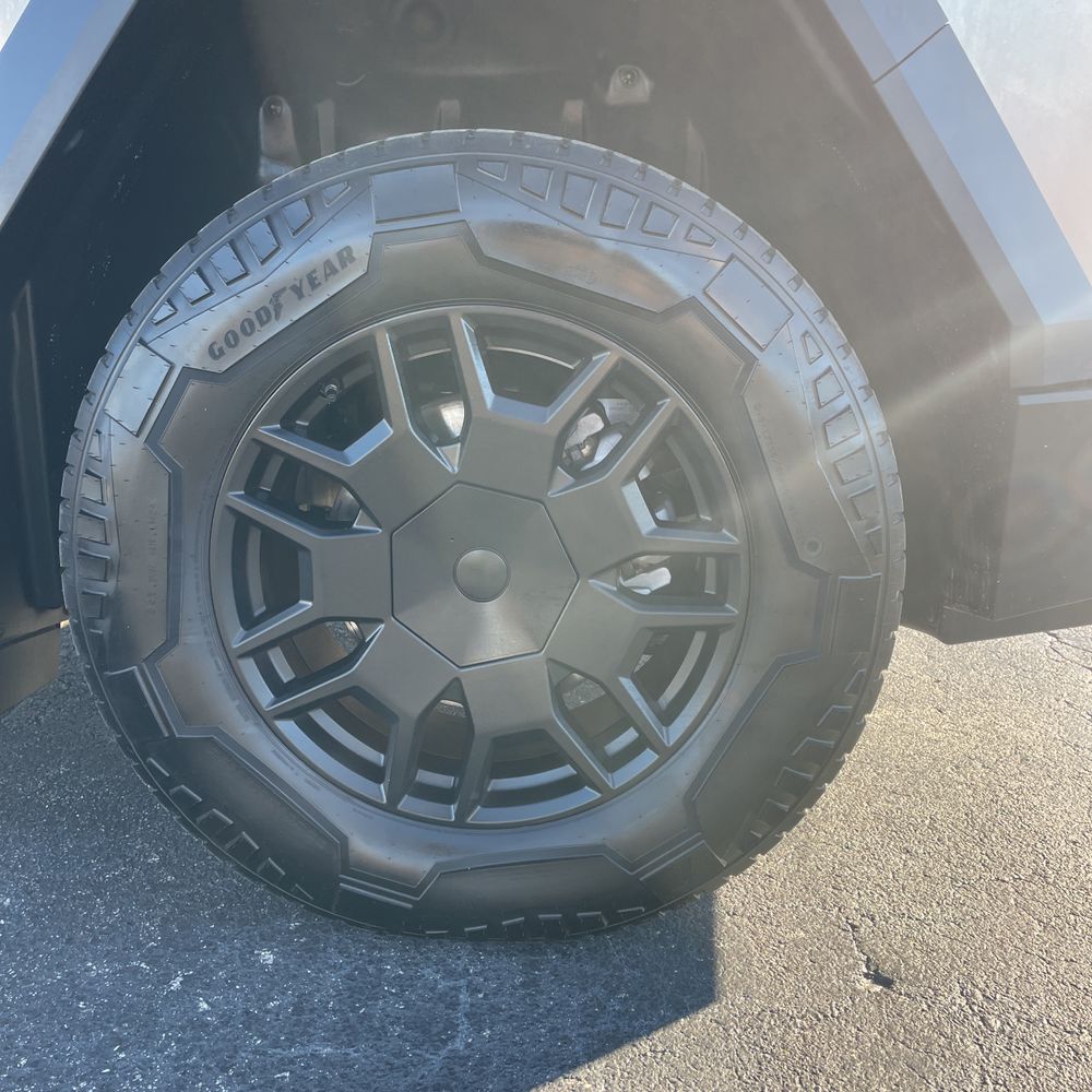 2024 Tesla Cybertruck Base