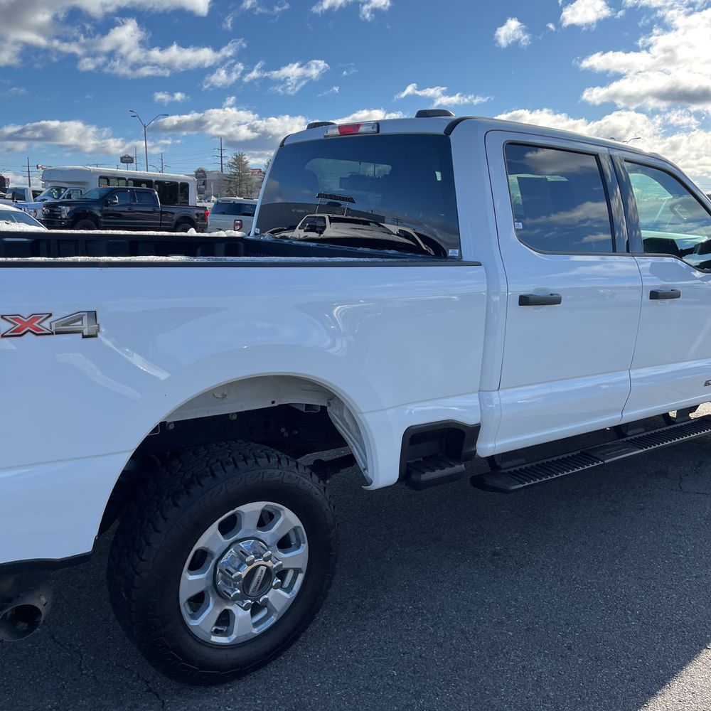 2023 Ford F-350 Super Duty XLT