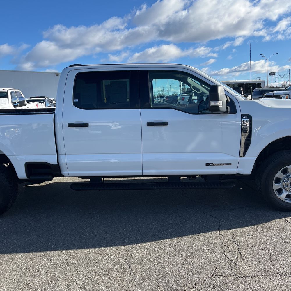 2023 Ford F-350 Super Duty XLT