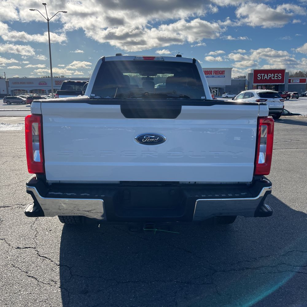 2023 Ford F-350 Super Duty XLT