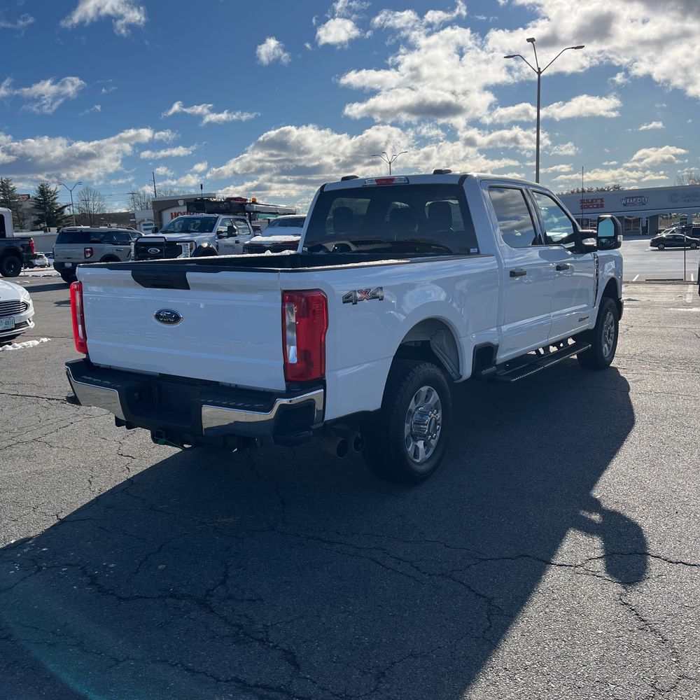 2023 Ford F-350 Super Duty XLT
