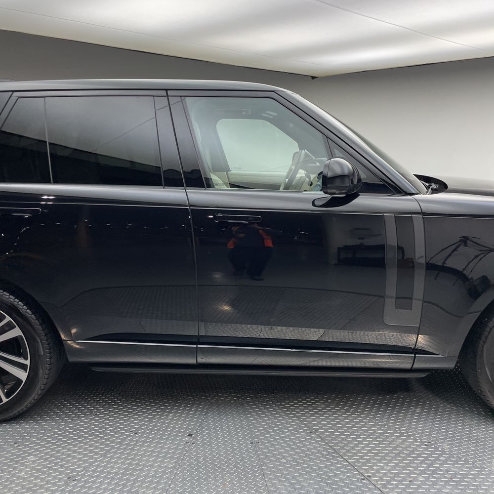 2023 Land Rover Range Rover P530 SE