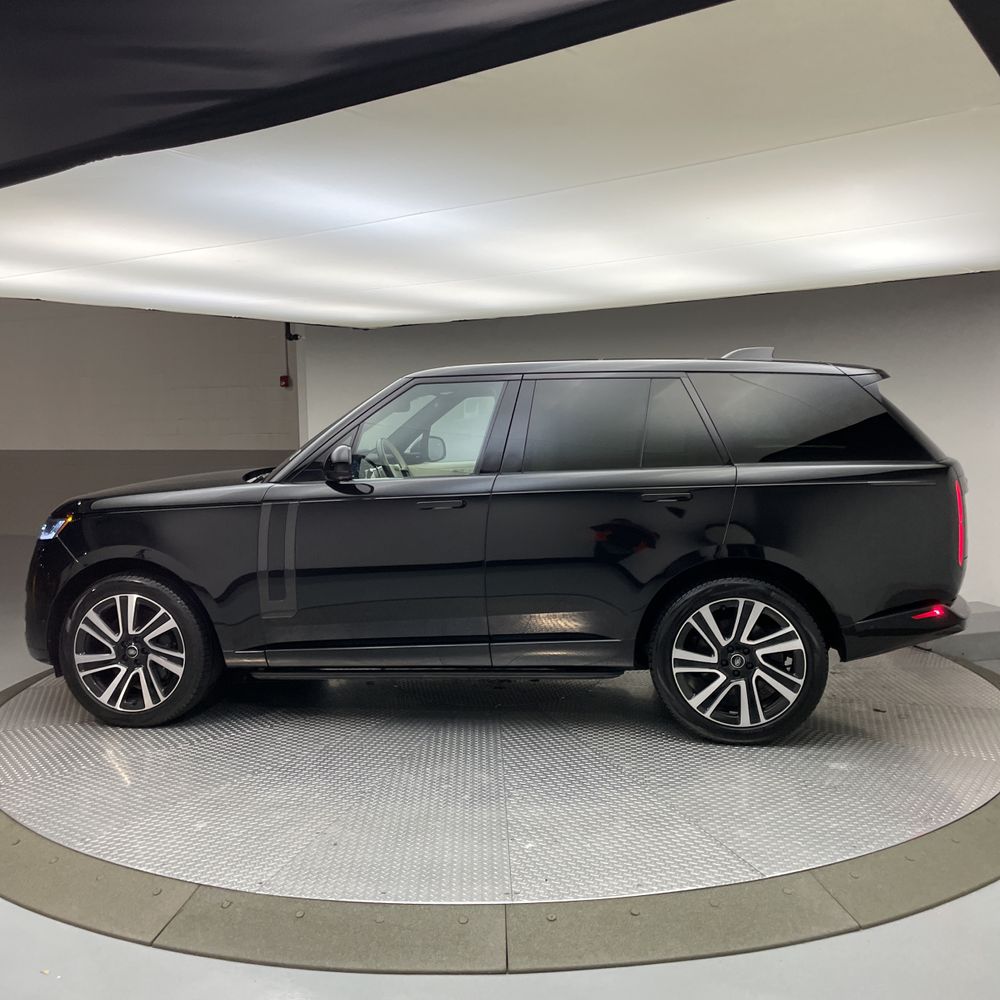 2023 Land Rover Range Rover P530 SE