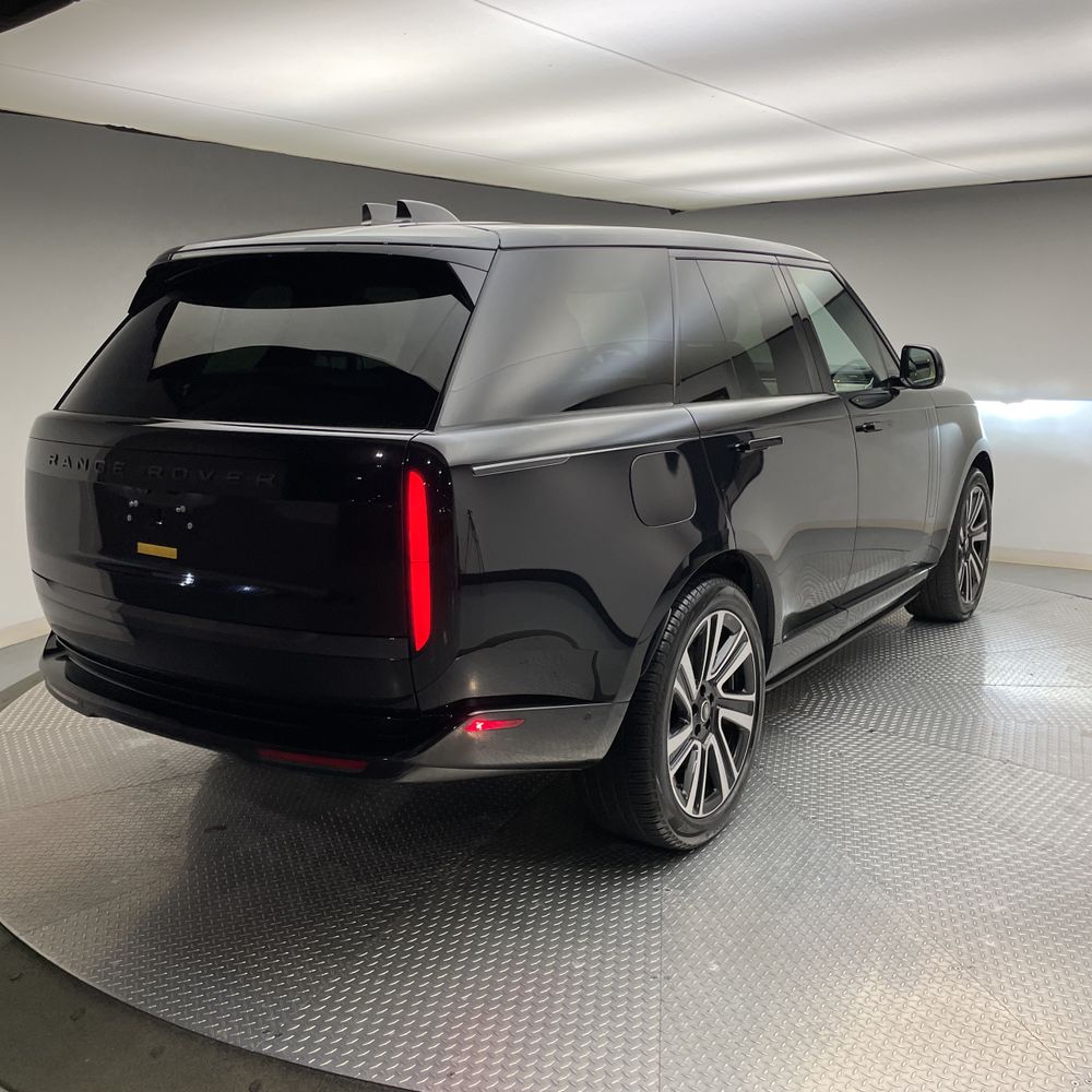 2023 Land Rover Range Rover P530 SE
