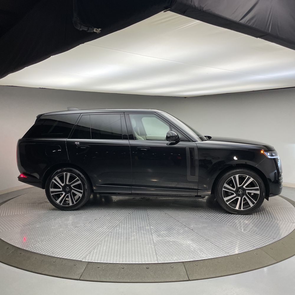 2023 Land Rover Range Rover P530 SE