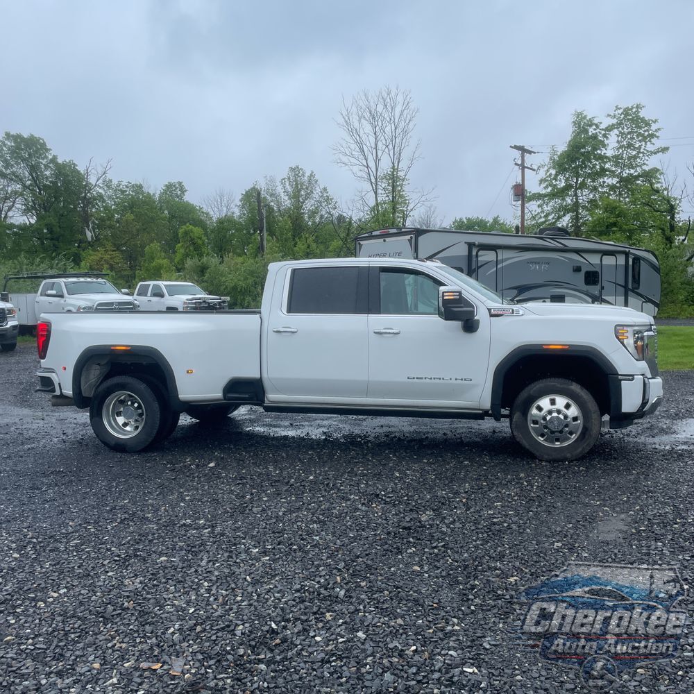 2024 GMC Sierra 3500HD Denali