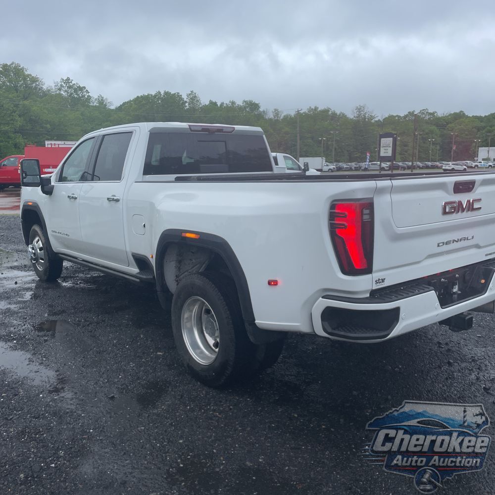 2024 GMC Sierra 3500HD Denali