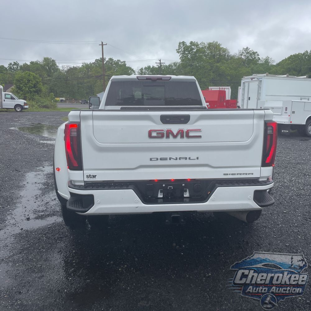 2024 GMC Sierra 3500HD Denali