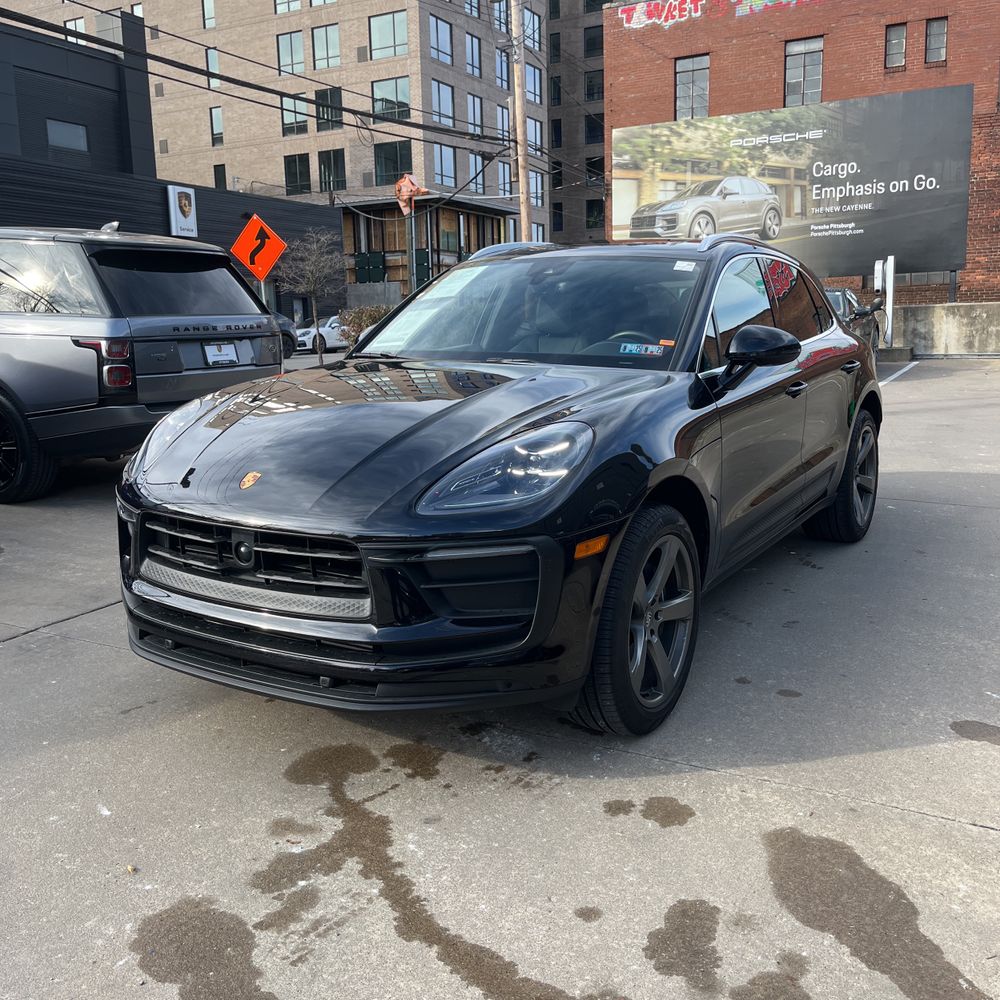 2024 Porsche Macan Base