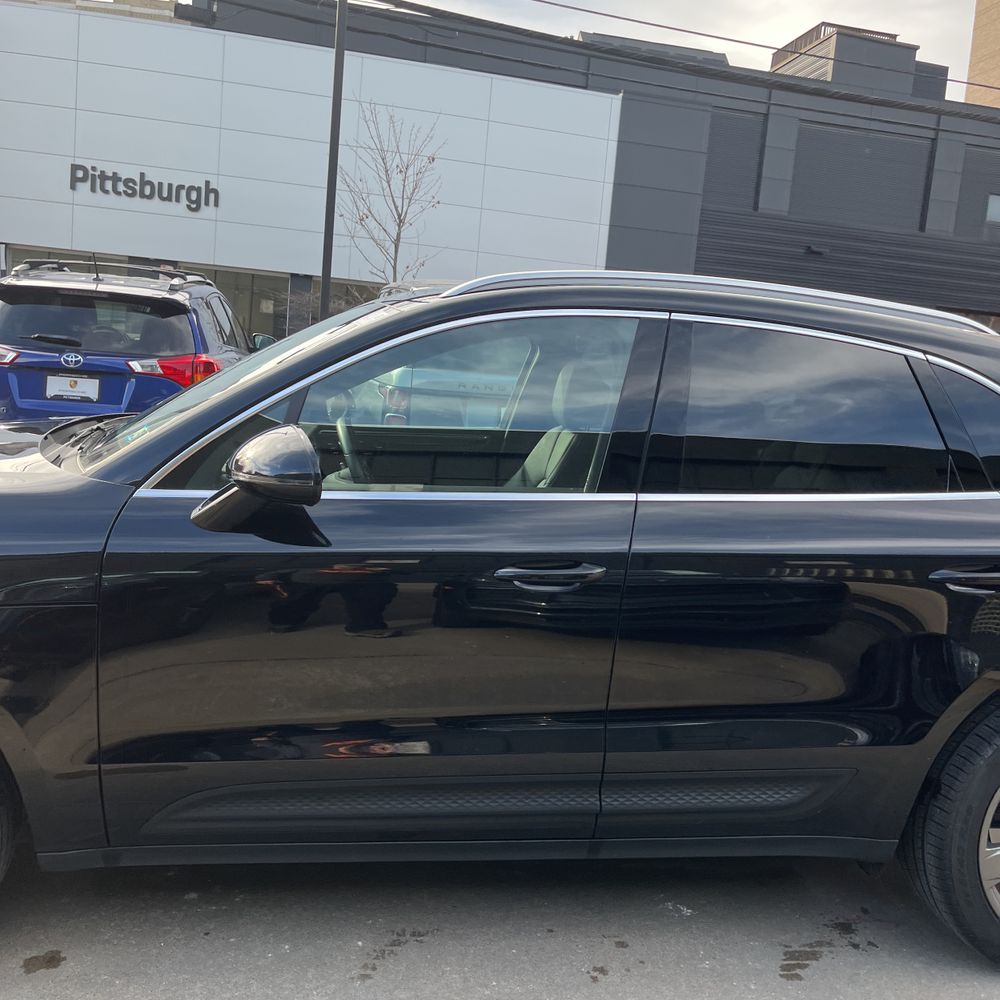 2024 Porsche Macan Base