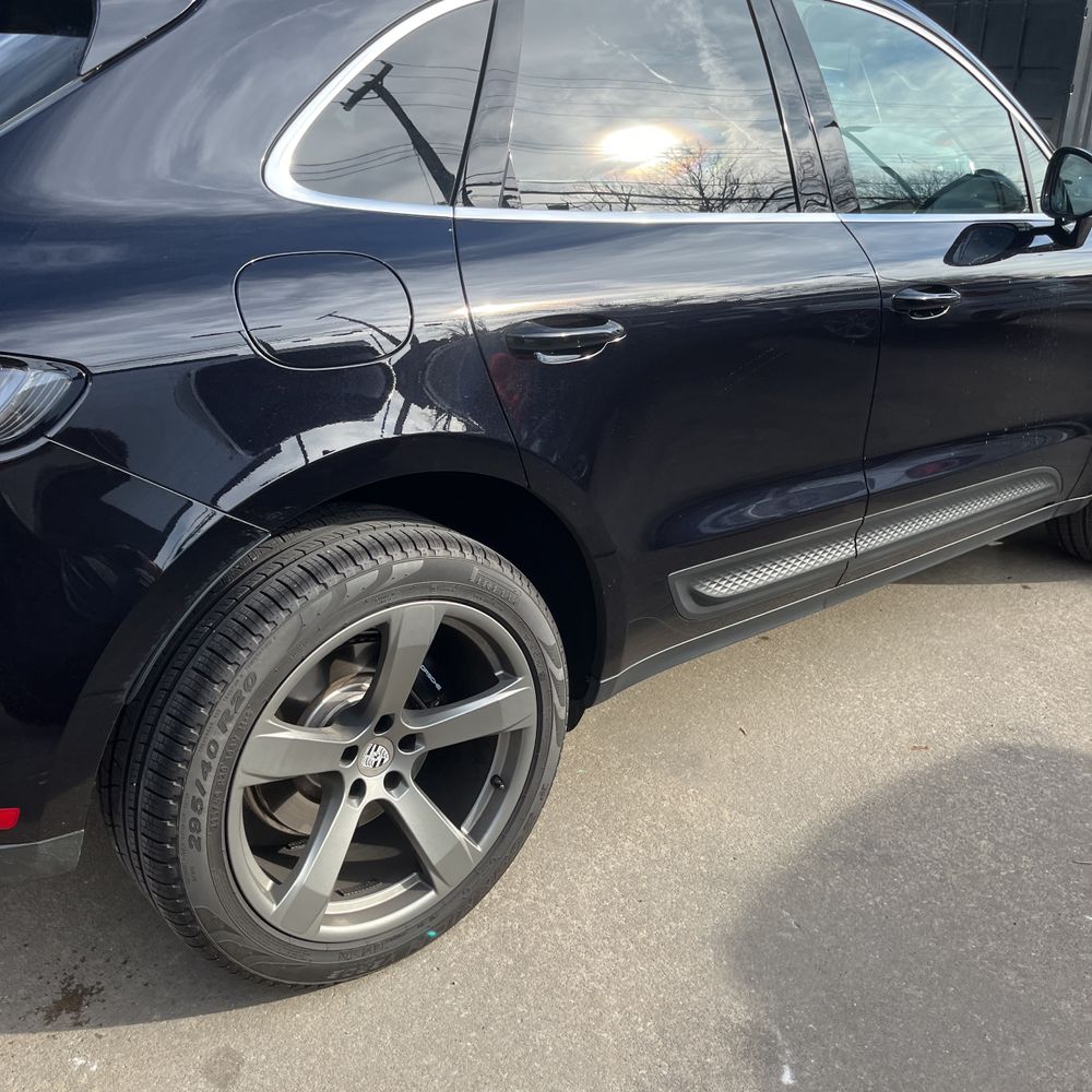 2024 Porsche Macan Base
