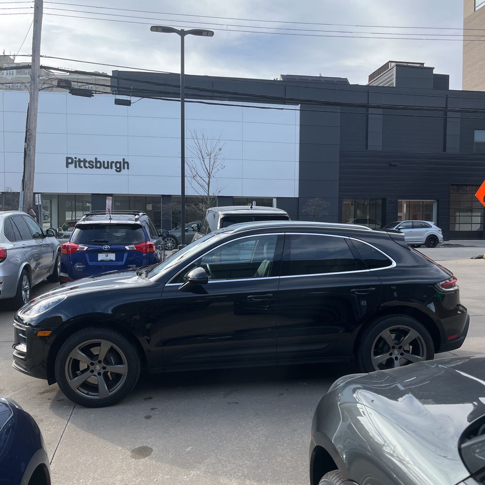 2024 Porsche Macan Base