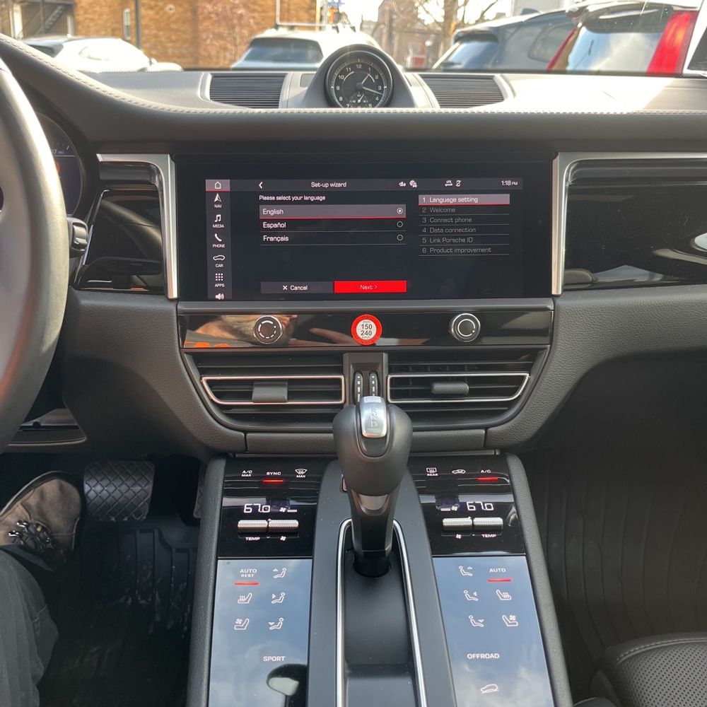 2024 Porsche Macan Base
