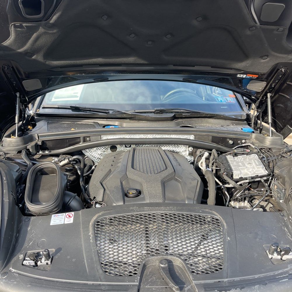 2024 Porsche Macan Base