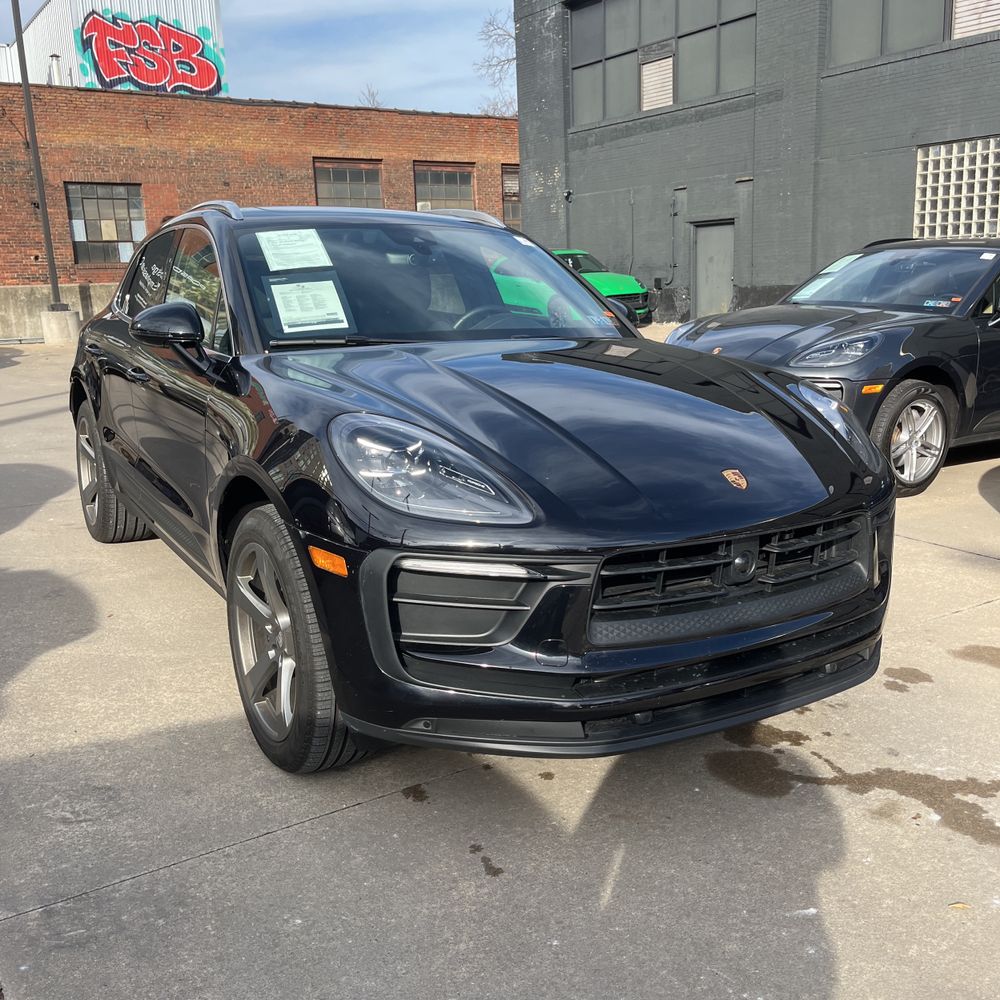 2024 Porsche Macan Base