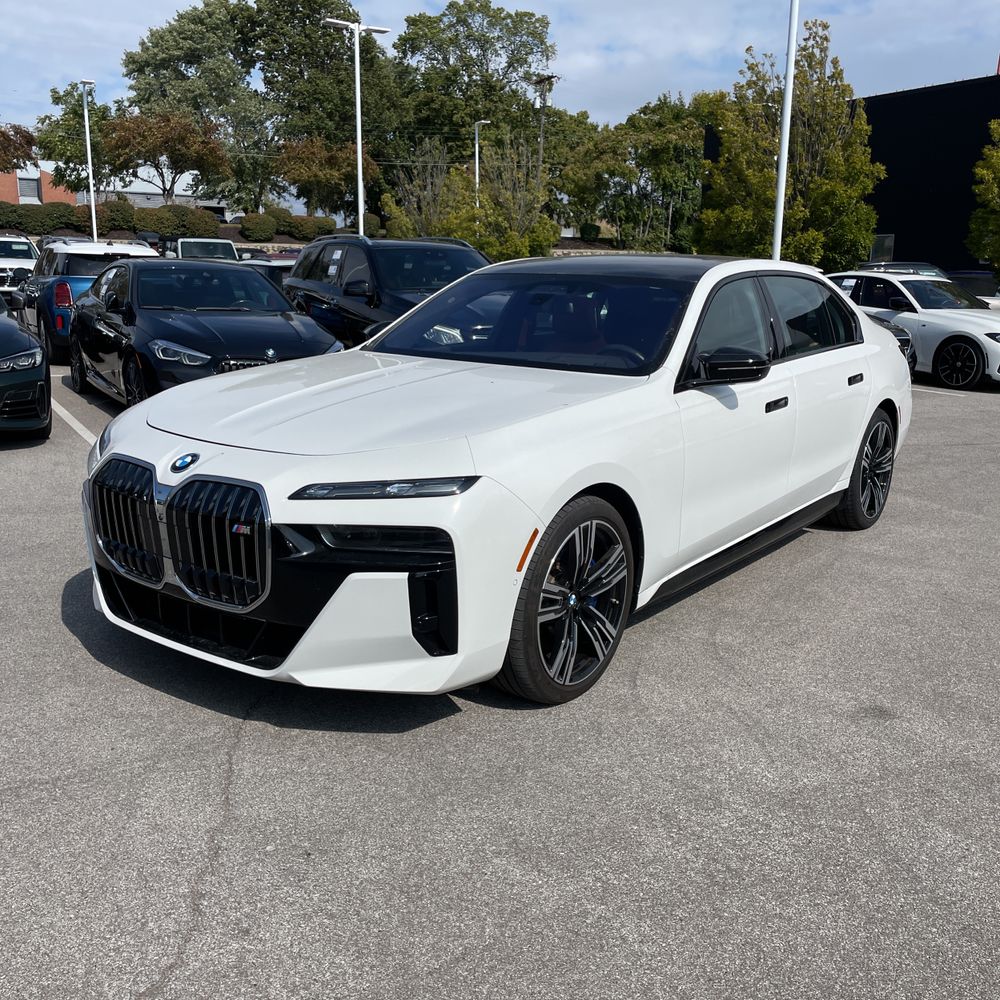 2024 BMW i7 M70