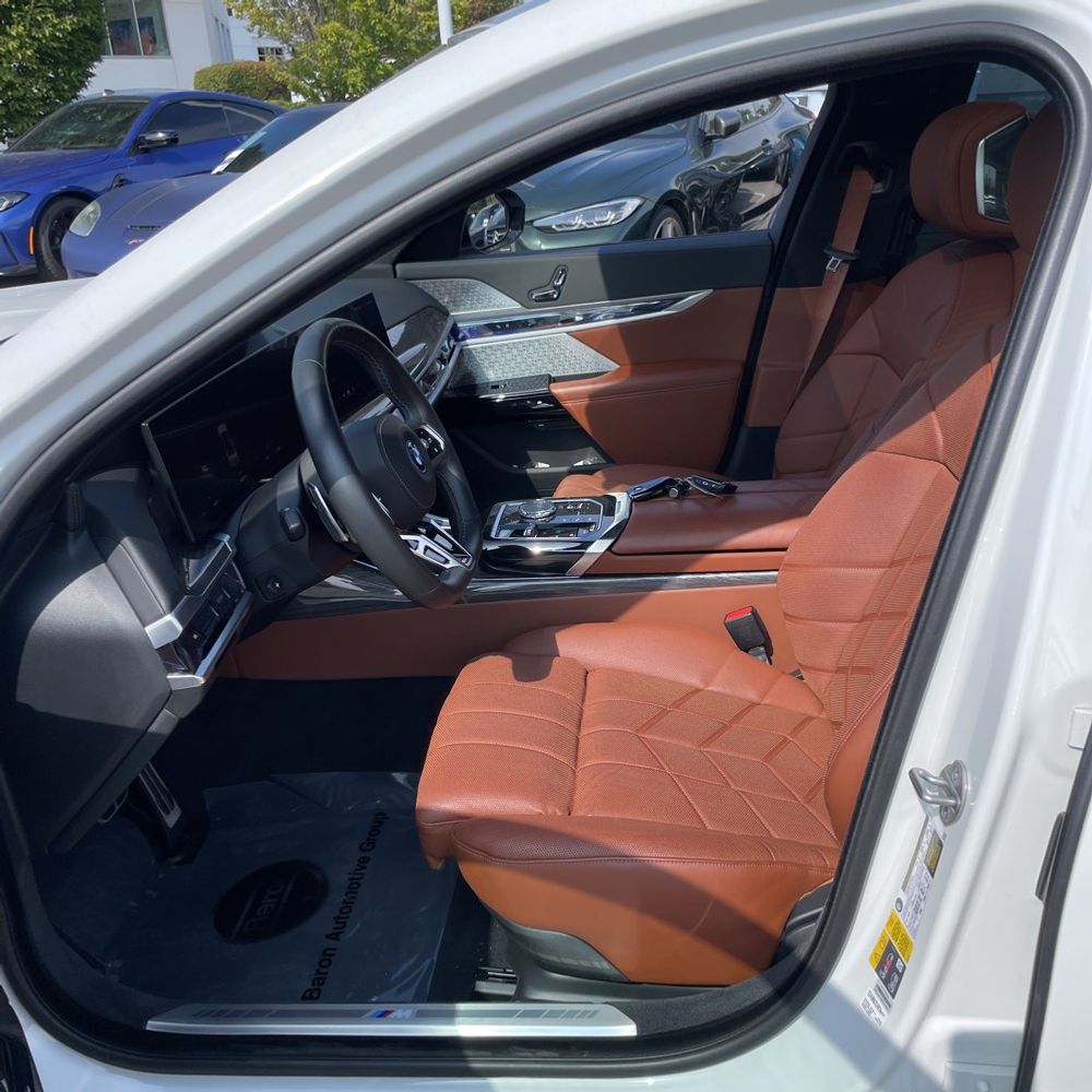 2024 BMW i7 M70