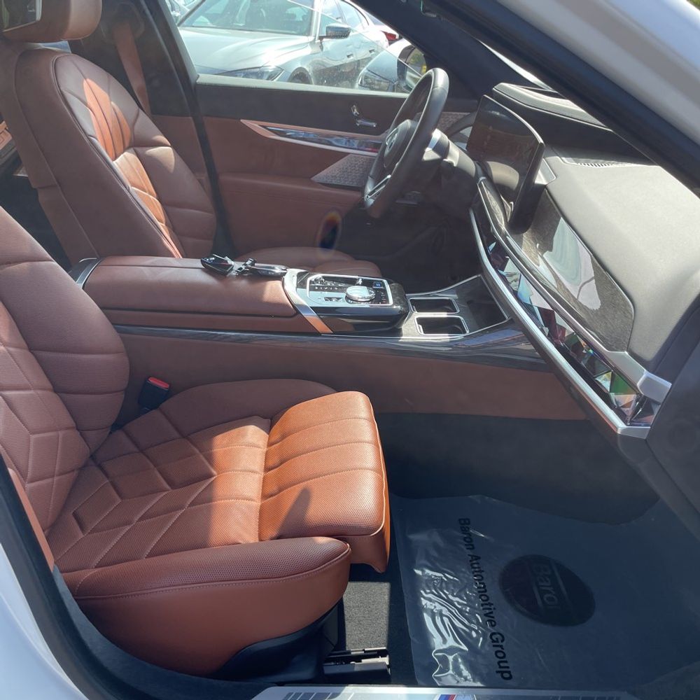 2024 BMW i7 M70